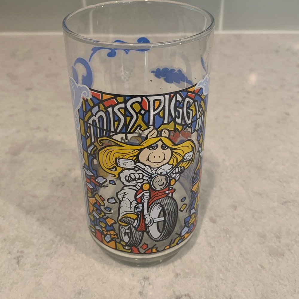 Vintage 1981 Miss Piggy McDonald Glass